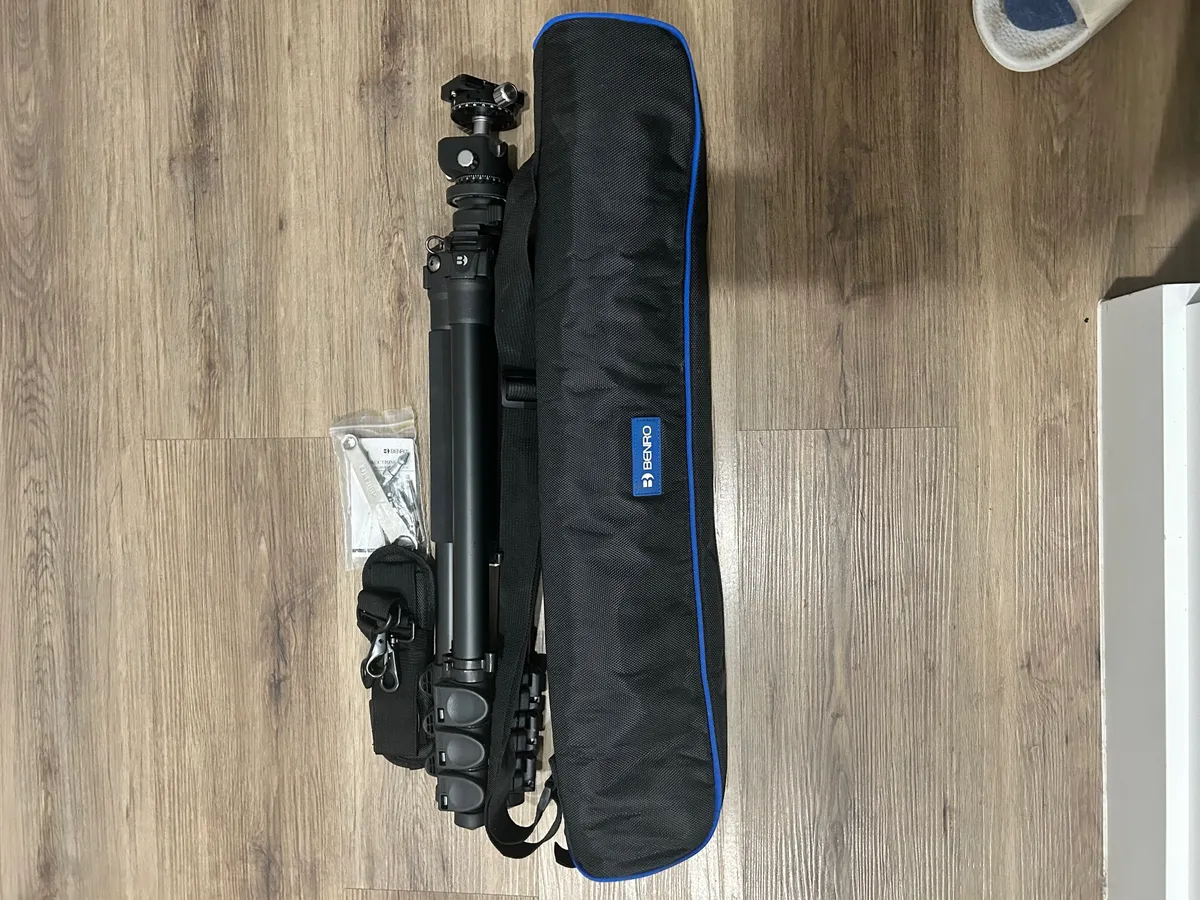 Benro Adventure Aluminum Tripod – Professional 4-Section Heavy-Duty Tripod with Twist Locks, Magnesium Castings, Interchangeable Feet & Carry Case for DSLR, Mirrorless & Video Cameras (TAD28A)