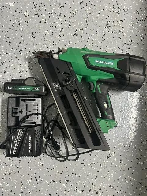 Metabo HPT 18V Framing Nailer Kit  3-1/2-In  NR1890DC